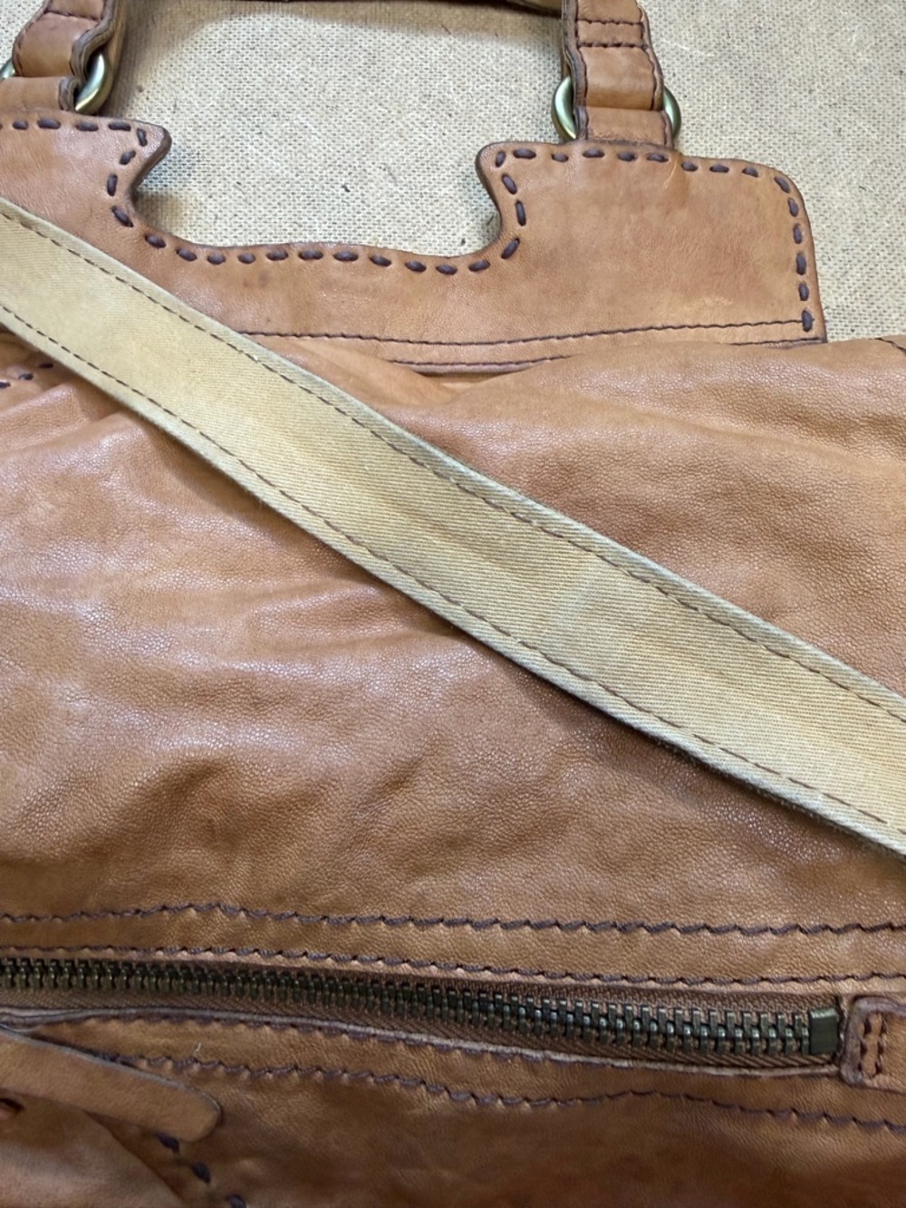 Lucky Brand Abbey Road “Wise One” Leather Messenger Bag - Picture 6 of 6